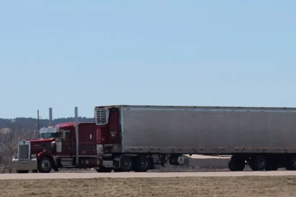 How Much Weight Can a Tilt Trailer Carry? Tilt Trailer Baddiehubpro.com
